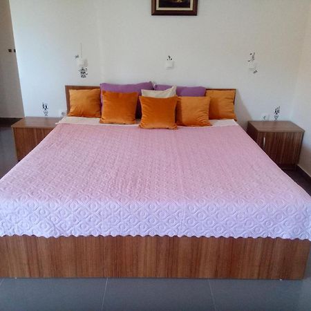 Yard House Trpejca Hotel Ohrid Kamer foto