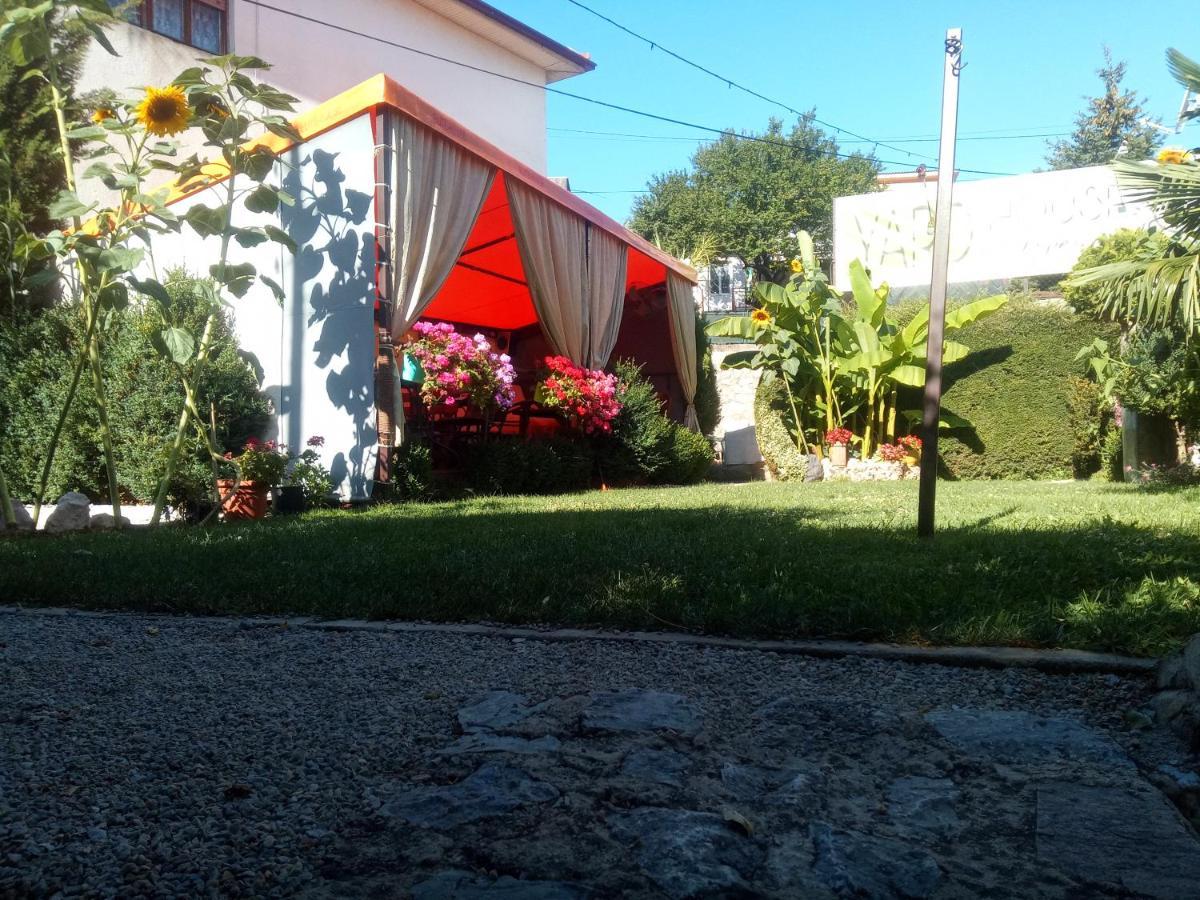 Yard House Trpejca Hotel Ohrid Buitenkant foto