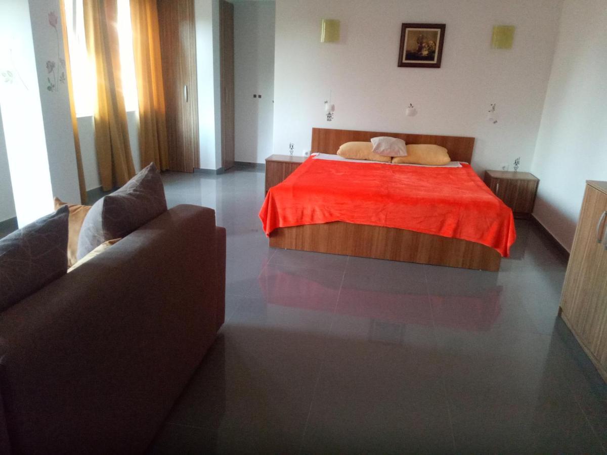 Yard House Trpejca Hotel Ohrid Buitenkant foto