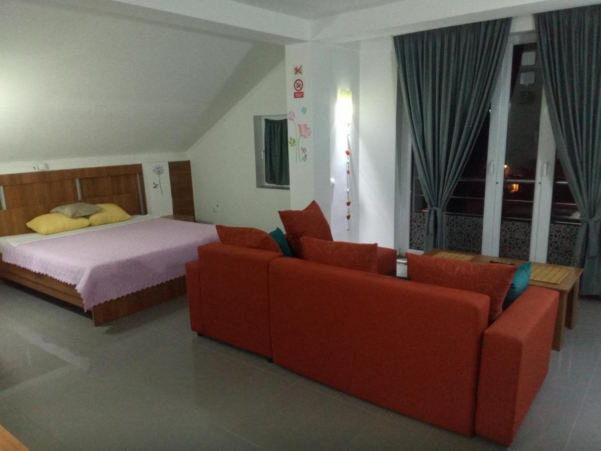 Yard House Trpejca Hotel Ohrid Buitenkant foto