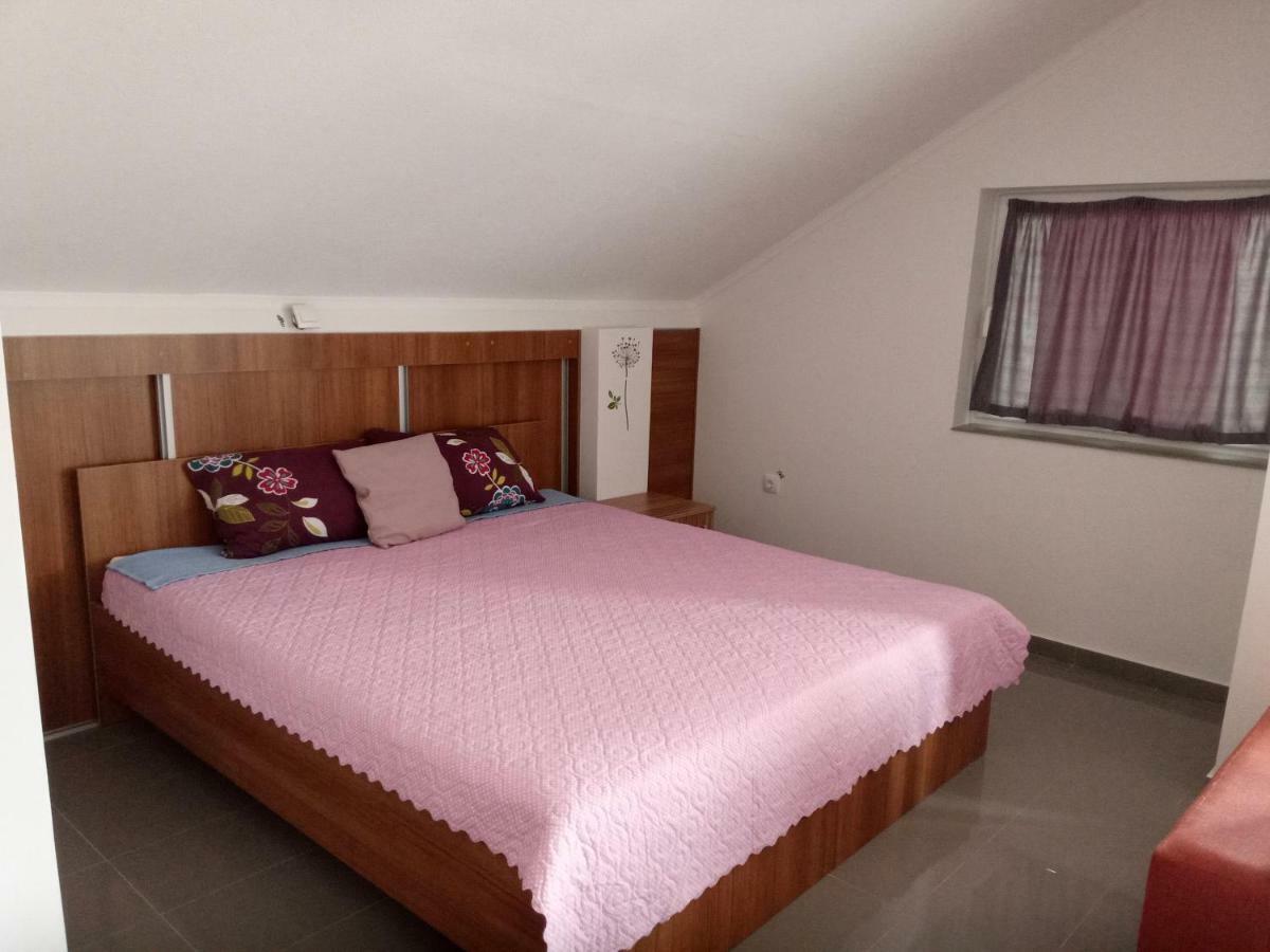 Yard House Trpejca Hotel Ohrid Buitenkant foto