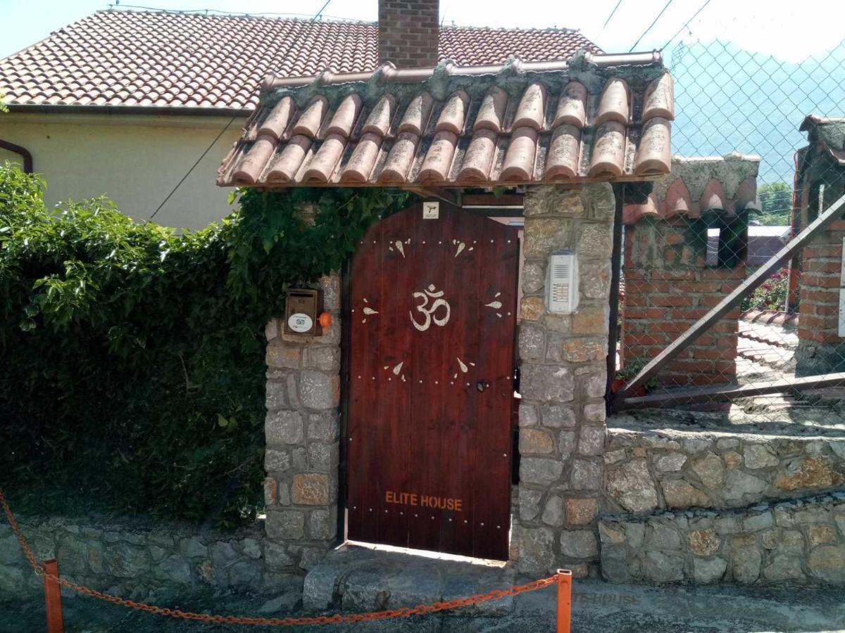 Yard House Trpejca Hotel Ohrid Buitenkant foto